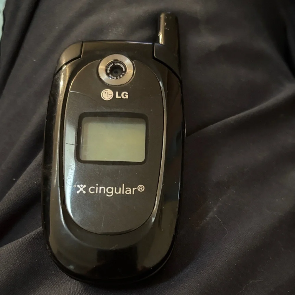 LG Classic Black Flip Phone